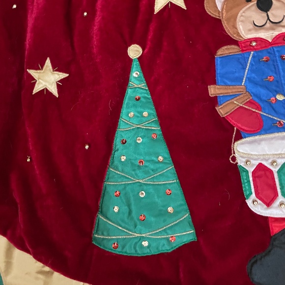 Santa's Best Christmas Eve Tree Skirt Bear Toy Soldier Red Velvet Satin Sequins - Picture 3 of 9